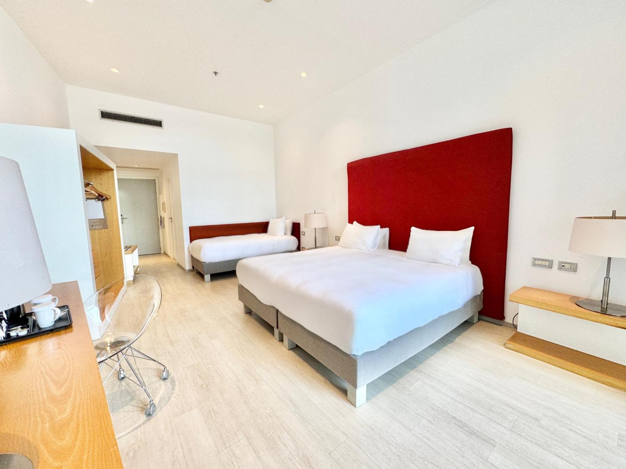 Hilton Palace 4*